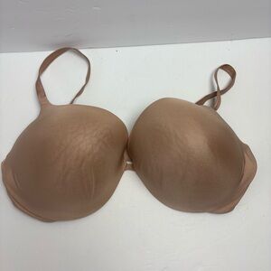 Victoria's Secret Tan Nude T-Shirt Bra with Seamless Molded Cups Plunge 40DD NWT
